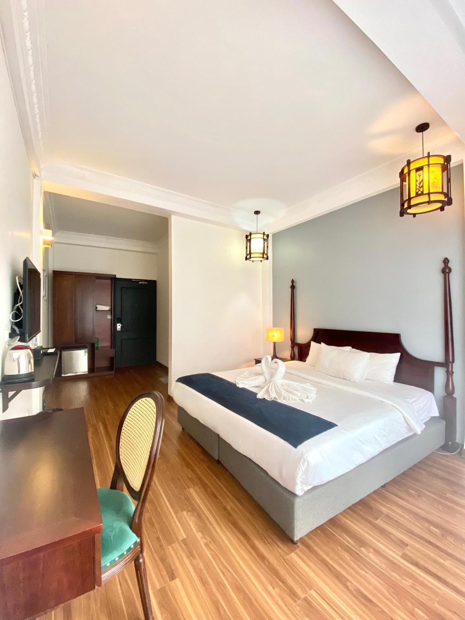 Khach San Thu Do Formerly Impressive Hotel — Photos 1